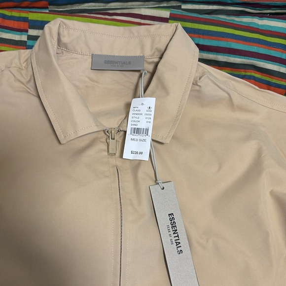 Fear of God, essentials sand size medium, oversized jacket, super nice new - Picture 5 of 13